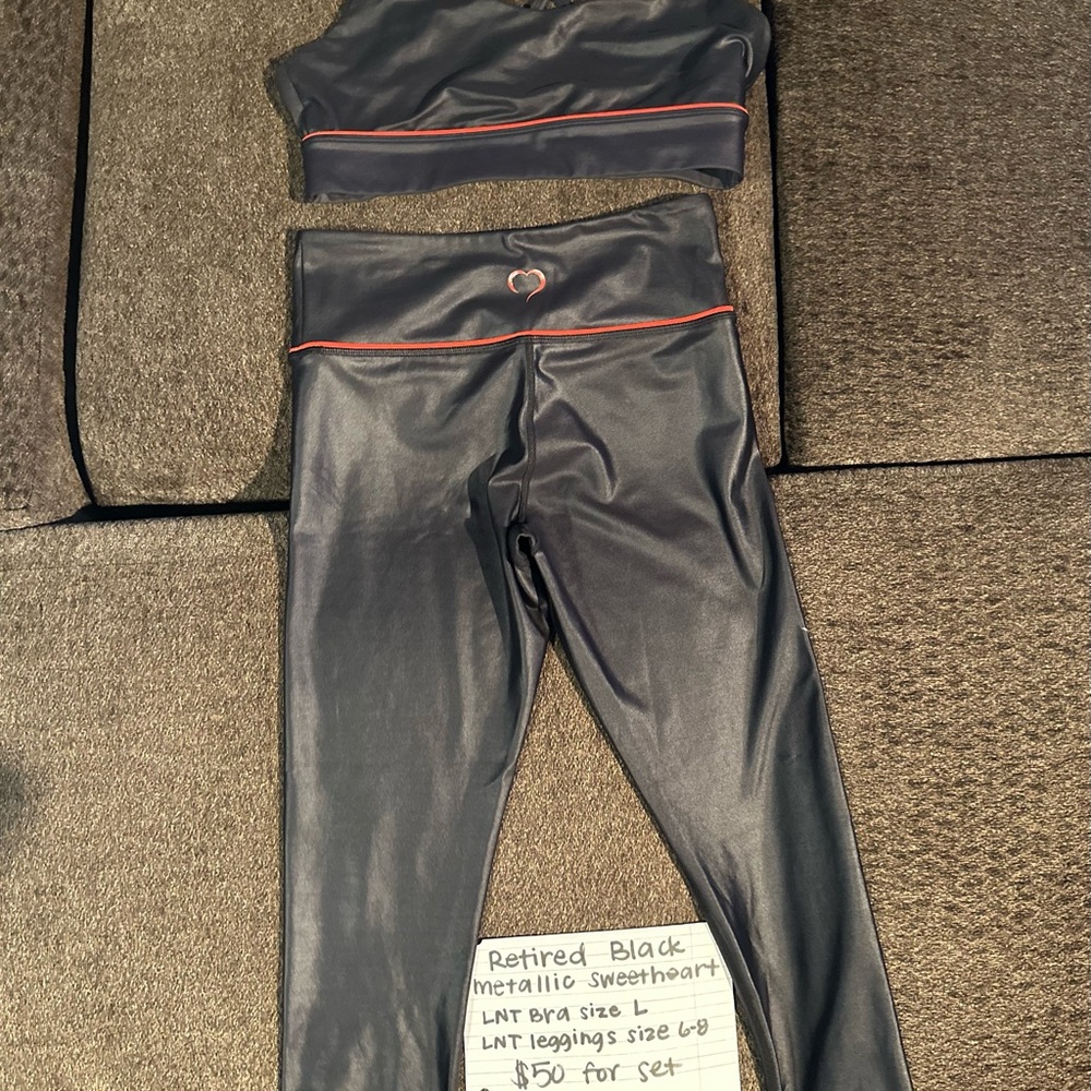 🌙 Zyia (Retired) Black Metallic Matching Bra and Leggings Sweetheart Set